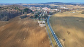 Strategický pozemek 11 125 m2 u sjezdu z D1 (Štoky), cena 7990000 CZK / objekt, nabízí 